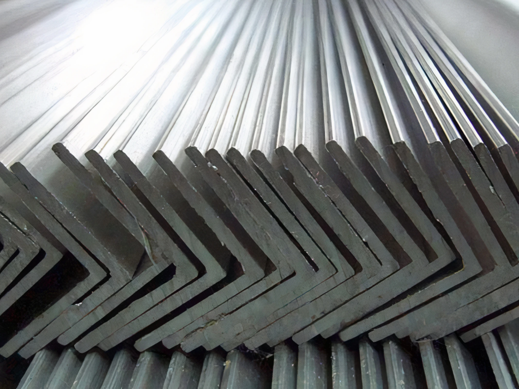 Алюминиевый равнополочный уголок 95 мм 95 мм 20 мм АМц ГОСТ 13737-90