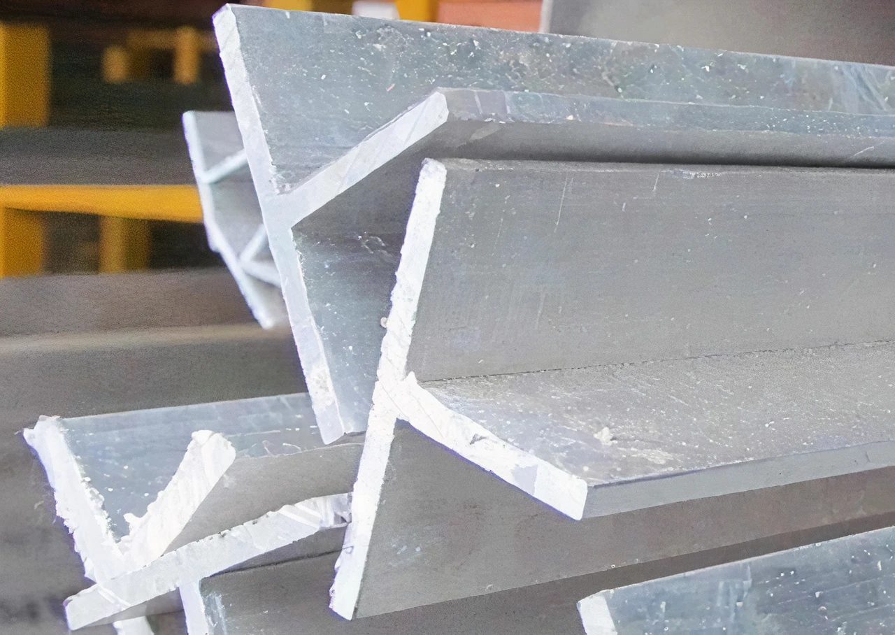 Алюминиевый тавр 50 мм 30 мм 5 мм AW-6060 T6 EN 573-3