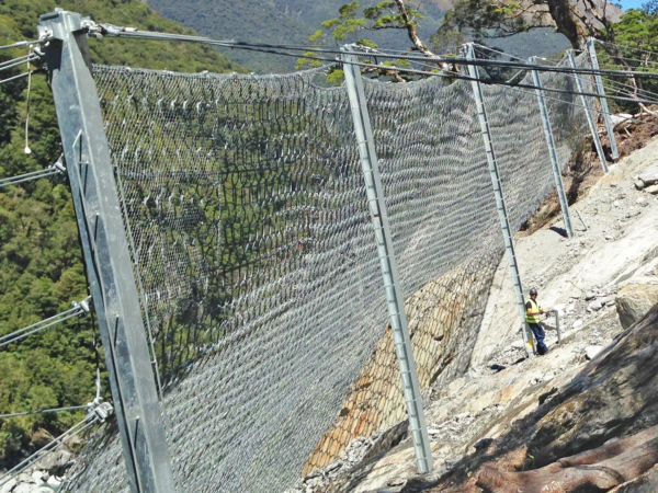 Динамический камнеулавливающий барьер RMC 200A 2000 кДж ASM3-4-50/200 S275 JR ТУ 1275-008-42873191-2019