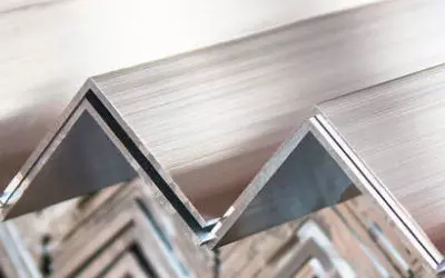 Дюралевый равнополочный уголок 100 мм 100 мм 8 мм Д20 ГОСТ 13737-90