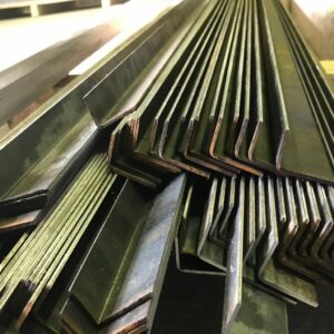 Конструкционный уголок неравнополочный криогенный горячекатаный 25 мм 16 мм 3 мм 12Х18Н10Т ГОСТ 8510-86