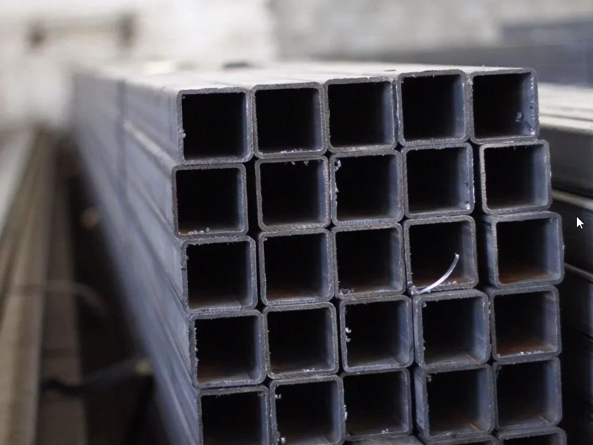 Алюминиевая квадратная труба 100 мм 100 мм 2 мм АВ ГОСТ 18482-2018