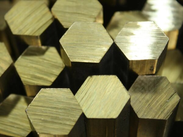 Латунный шестигранник прессованный 85 мм ЛЖС58-1-1 ГОСТ 2060-2006