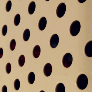 Медно-никелевый перфорированный лист 0.4 мм МНЖ 5-1 ГОСТ 492-2006