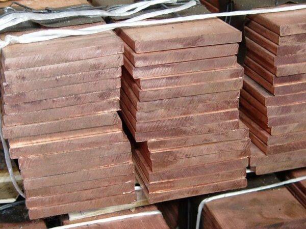 Медная плита горячекатаная 1300 мм 700 мм 27 мм М1 ГОСТ 1173-2006