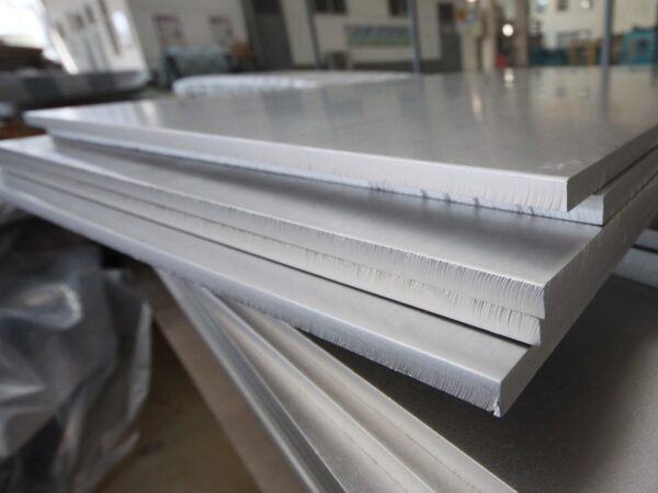 Нержавеющая плита горячекатаная 120 мм C15E EN 10084