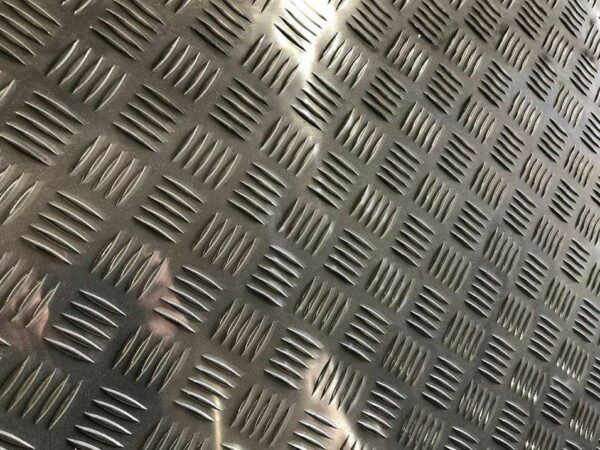 Нержавеющий рифленый лист 2000 мм 1000 мм 1 мм AISI 304