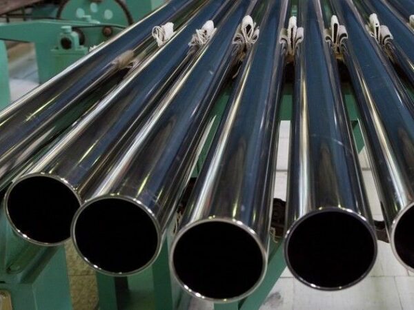 Нержавеющая труба шлифованная 200 мм 14 мм AISI 430 ГОСТ 9941-81