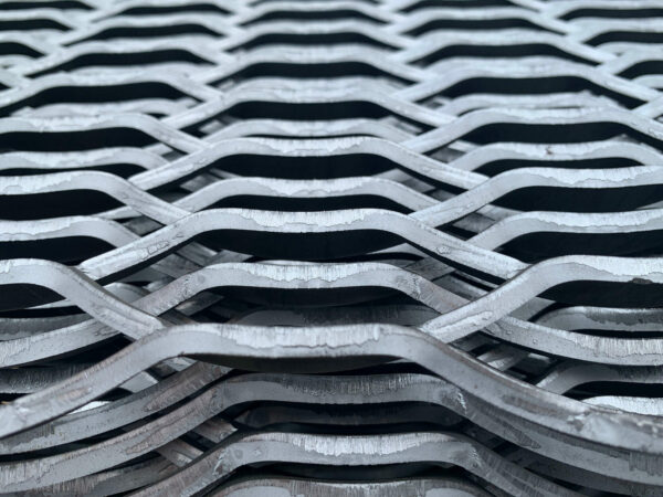 Просечно-вытяжной лист 12 мм 306 3 мм 110 мм 12.5 мм Ст3сп ТУ 27.1-25484714-001