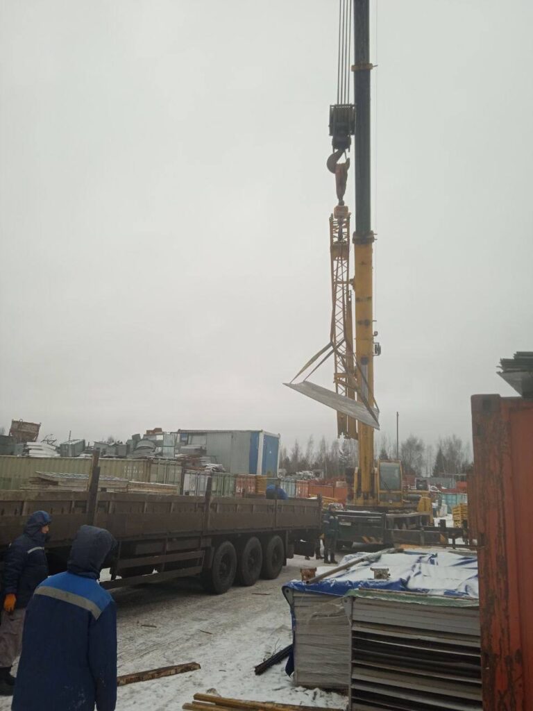 Трубы, листы, арматура для: Космодром Восточный