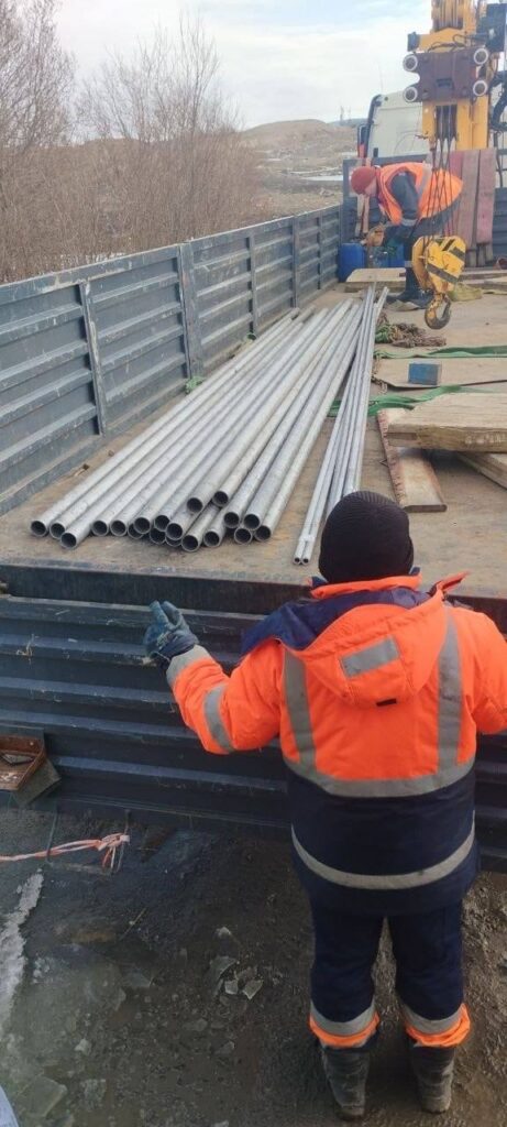 Бетонные плиты, кольца, люки, трубы для: Распределительный газопровод высокого давления